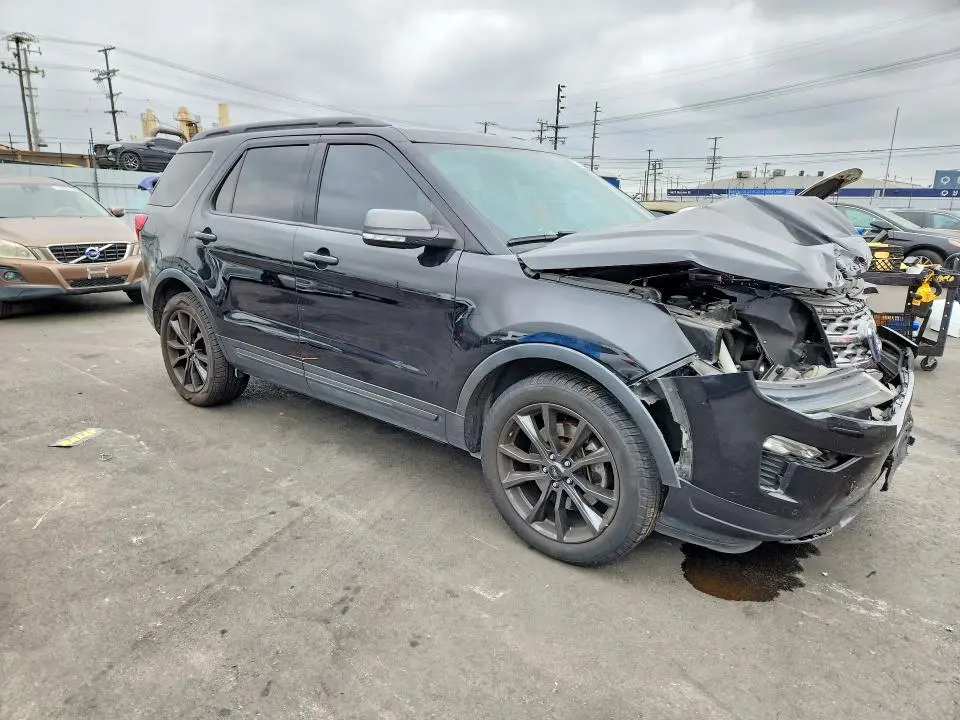 2019 FORD EXPLORER XLT  