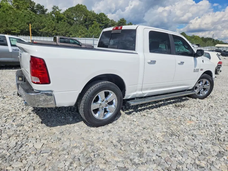 2016 RAM 1500 SLT  
