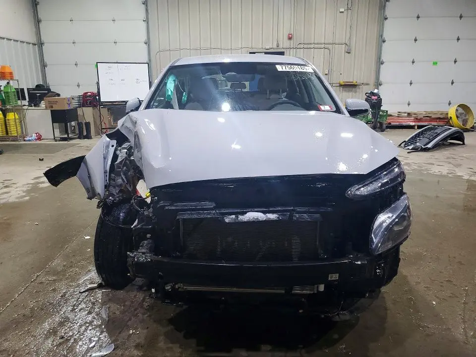 2022 HYUNDAI KONA SE  