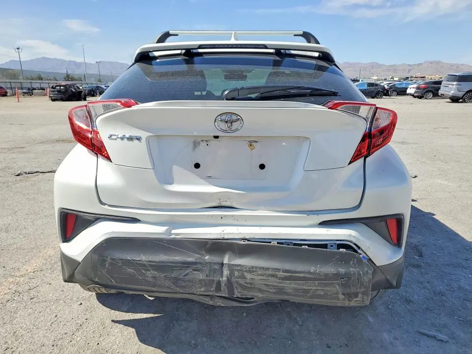 2021 TOYOTA C-HR XLE  