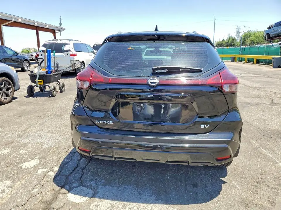 2022 NISSAN KICKS SV  