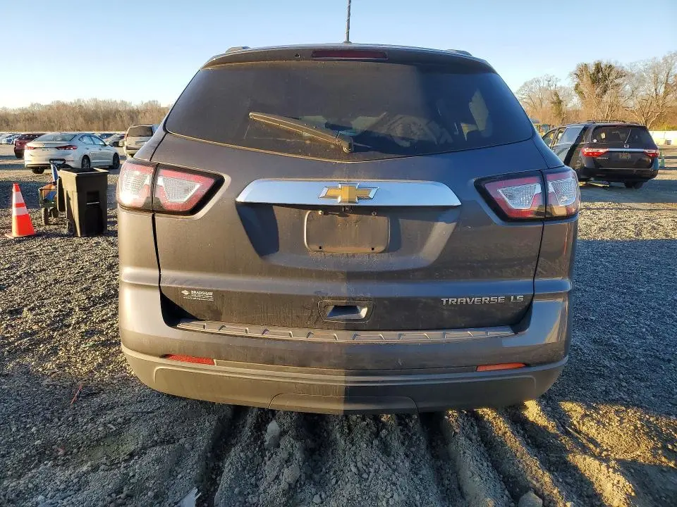 2014 CHEVROLET TRAVERSE LS  