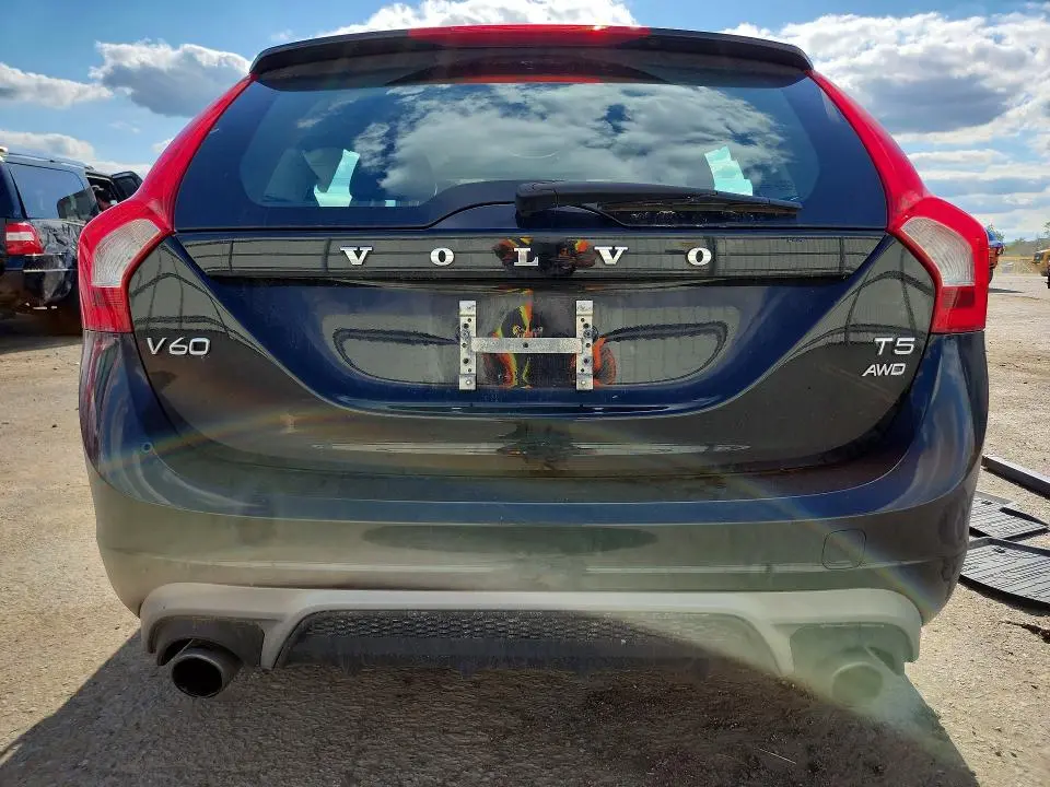 2018 VOLVO V60 T5 DYNAMIC  