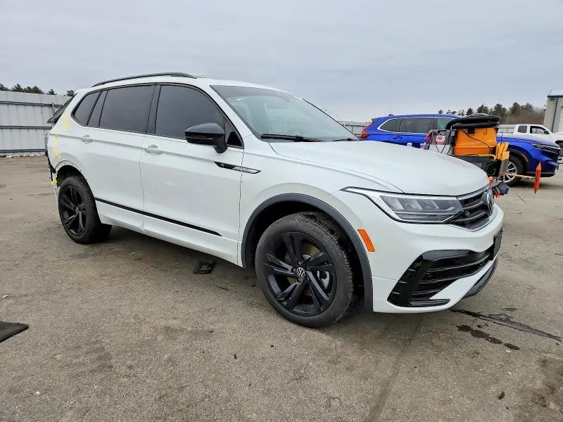2024 VOLKSWAGEN TIGUAN SE R-LINE BLACK  