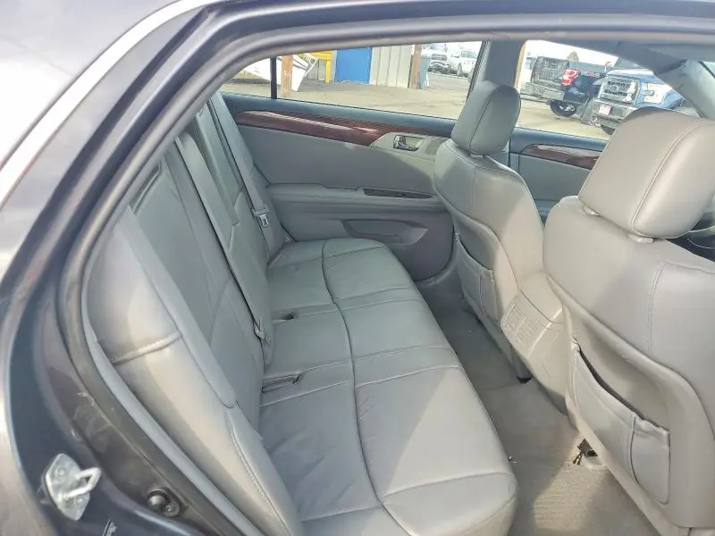 2010 TOYOTA AVALON XL  