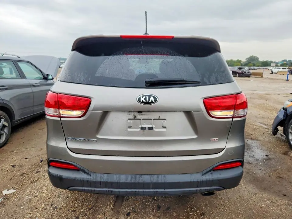 2016 KIA SORENTO LX  
