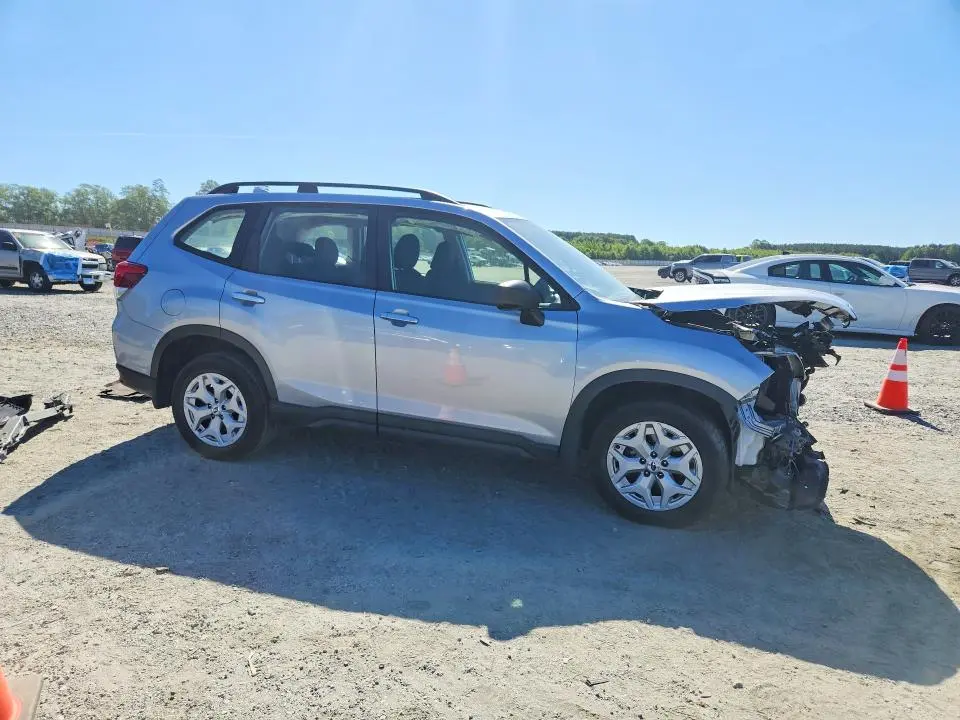 2021 SUBARU FORESTER   