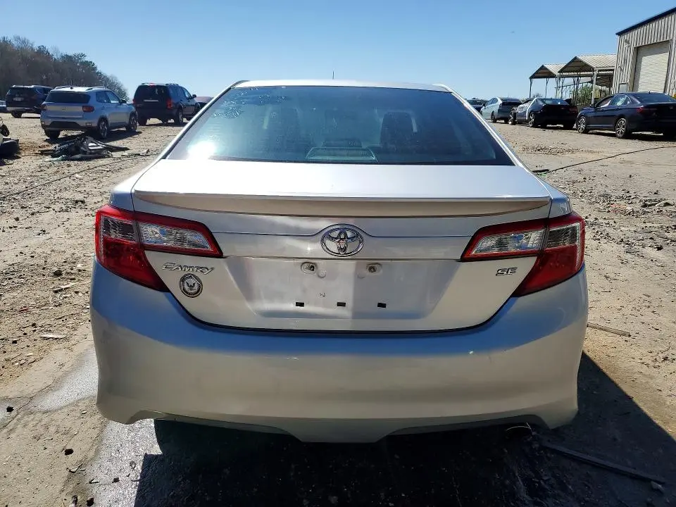 2013 TOYOTA CAMRY SE  