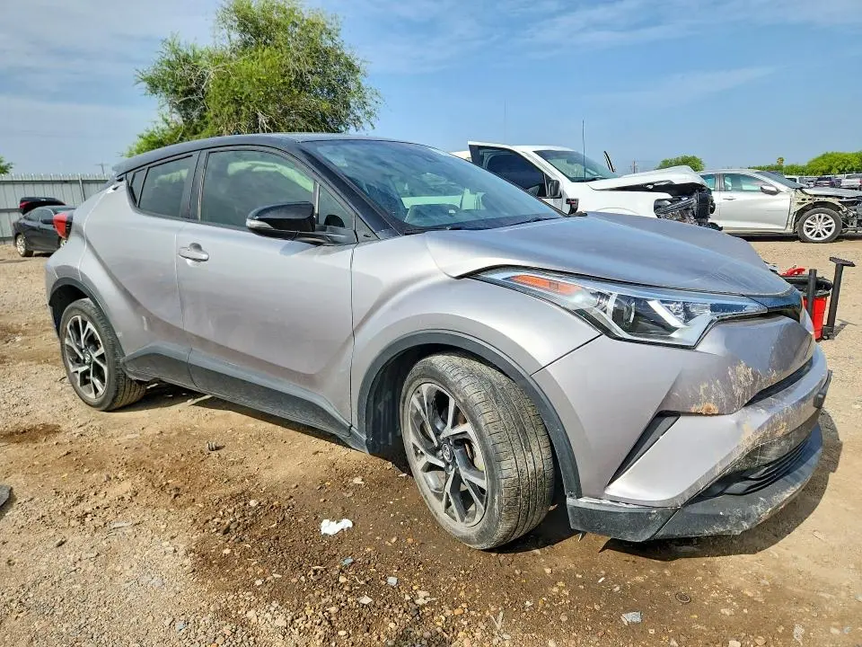 2019 TOYOTA C-HR XLE  