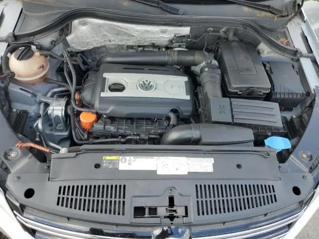 2013 VOLKSWAGEN TIGUAN S  