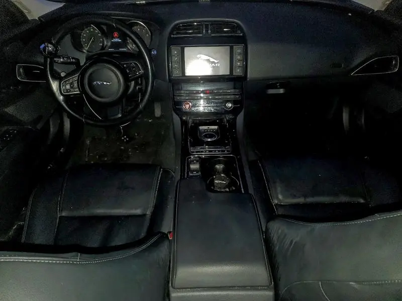 2017 JAGUAR XE PREMIUM  