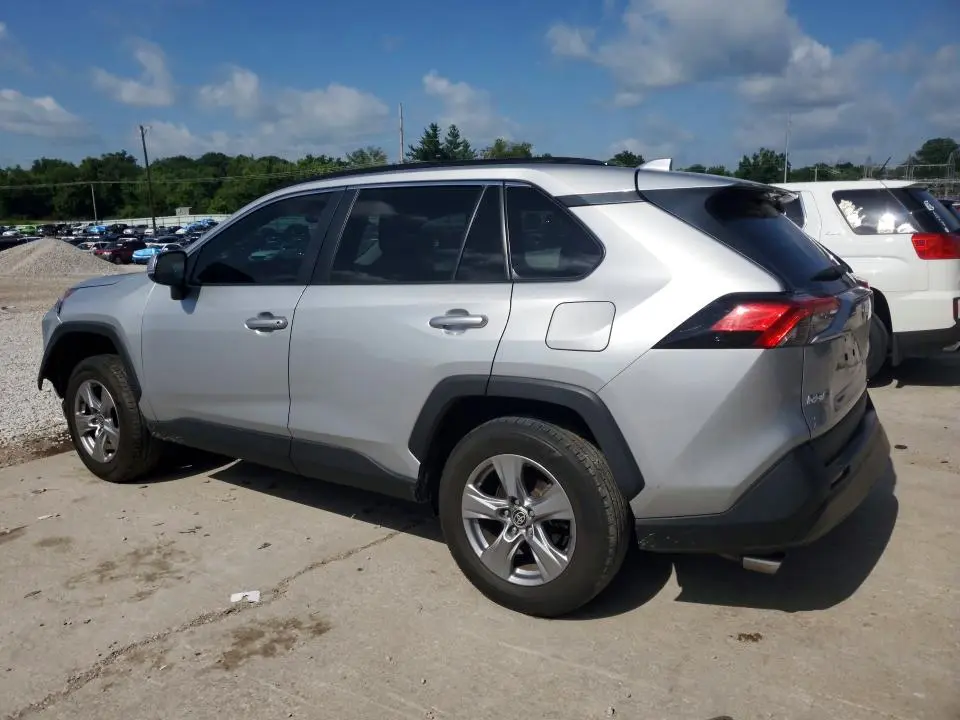 2022 TOYOTA RAV4 XLE  