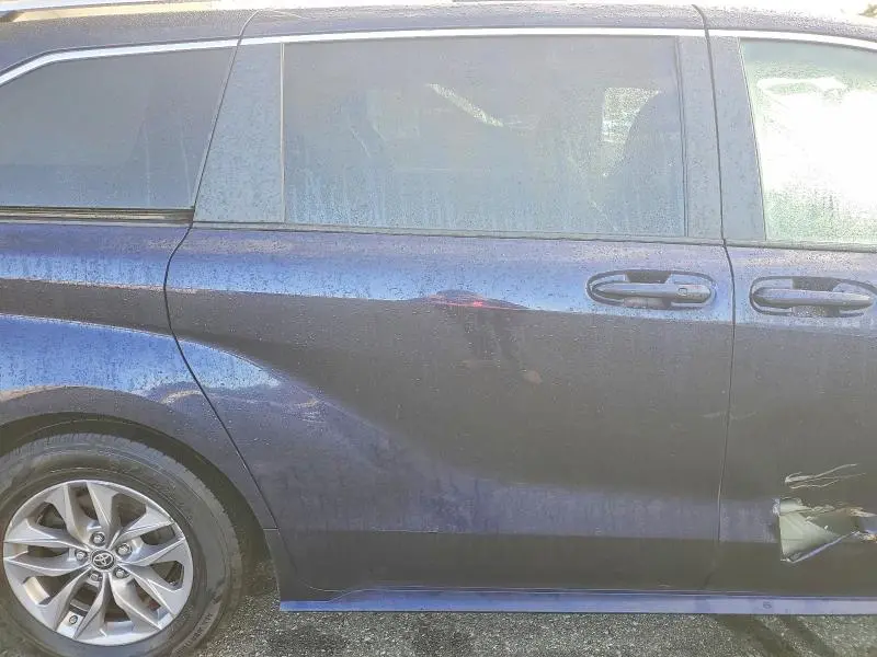 2022 TOYOTA SIENNA LE 8-PASSENGER  