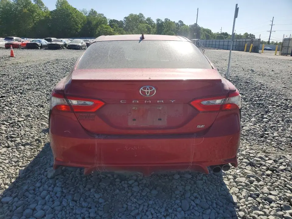 2019 TOYOTA CAMRY SE  