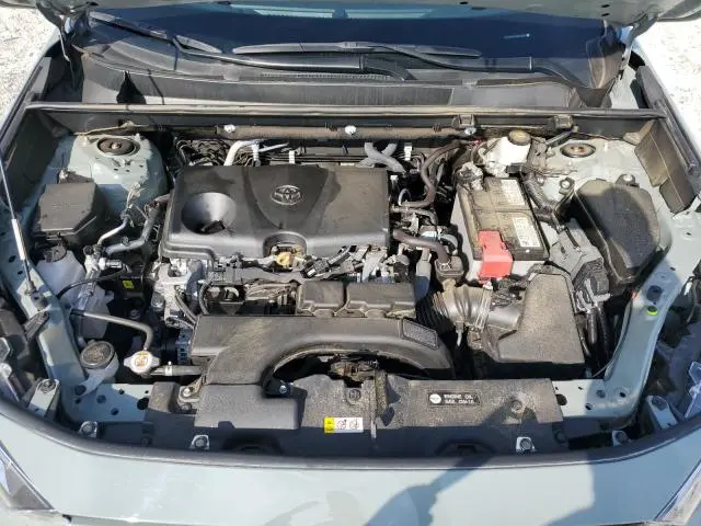 2021 TOYOTA RAV4 XLE  