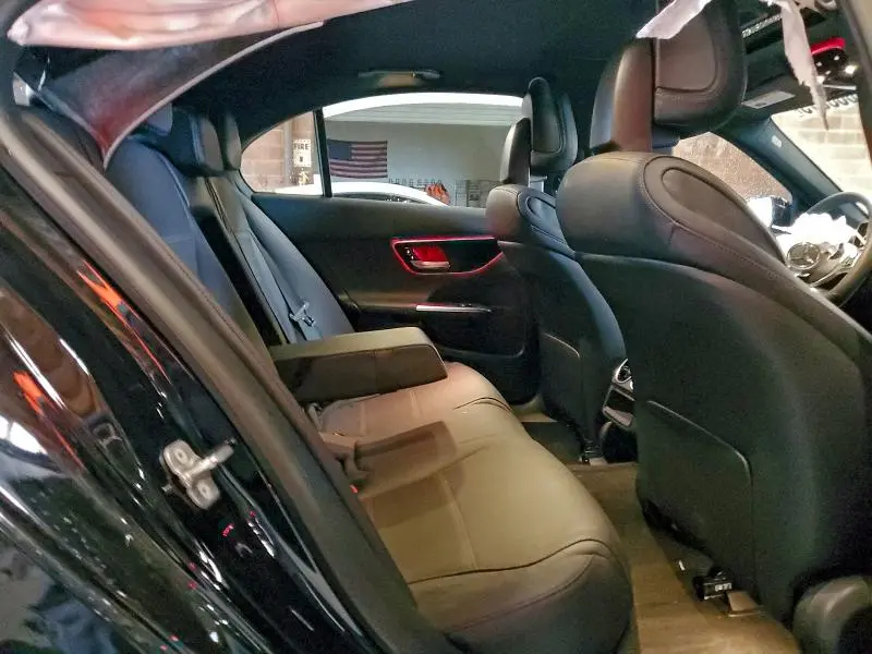 2024 MERCEDES-BENZ C 300  