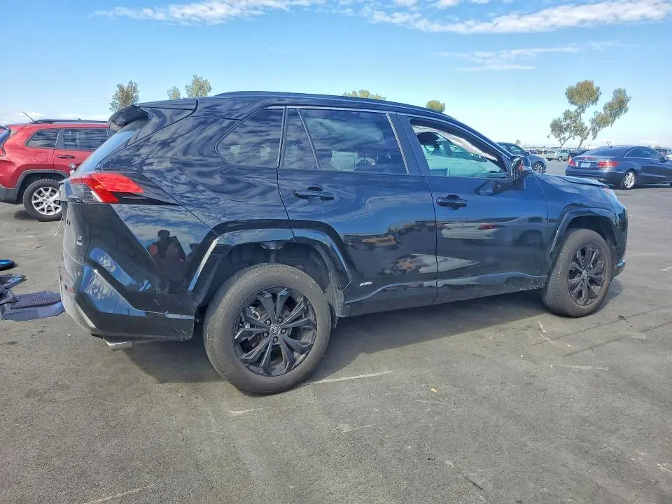 2025 TOYOTA RAV4 SE  