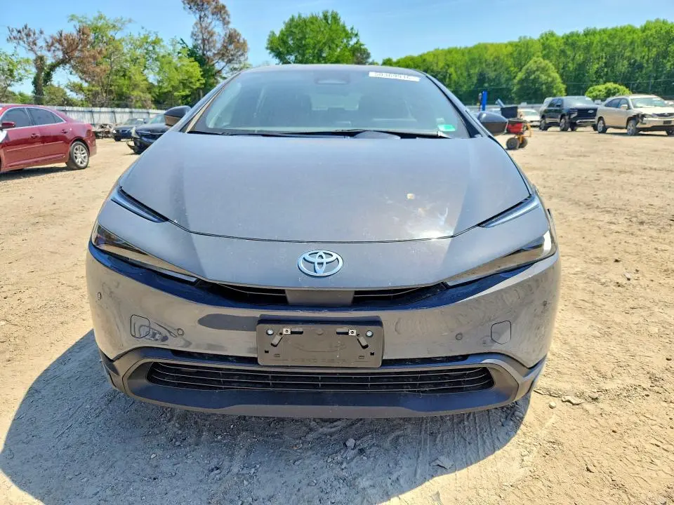 2025 TOYOTA PRIUS LE  