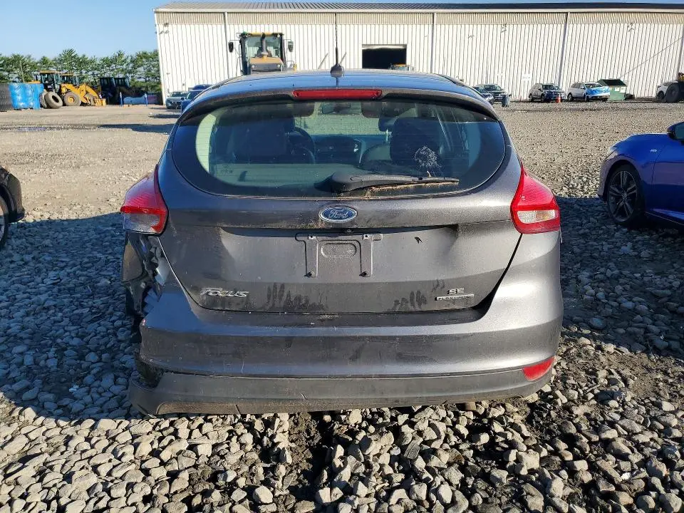 2015 FORD FOCUS SE  