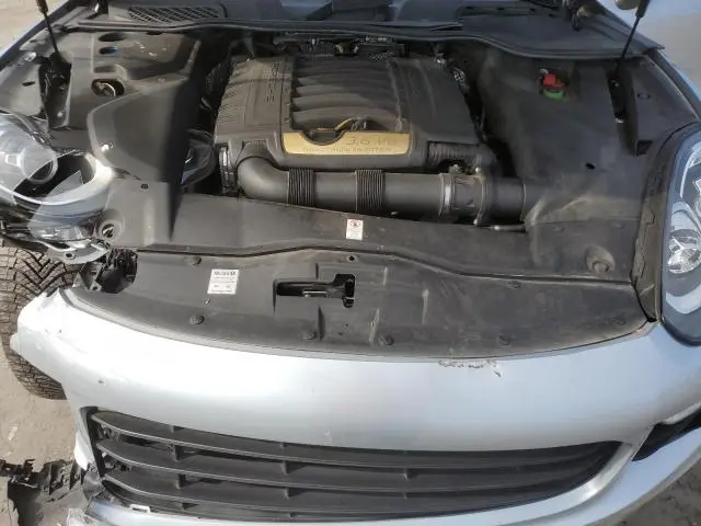 2017 PORSCHE CAYENNE   