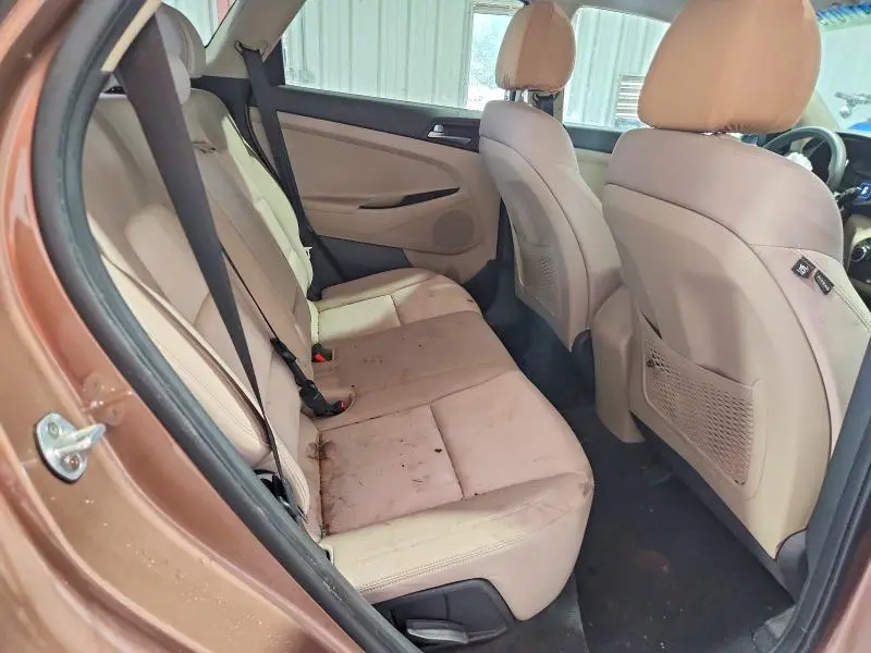 2017 HYUNDAI TUCSON SE  