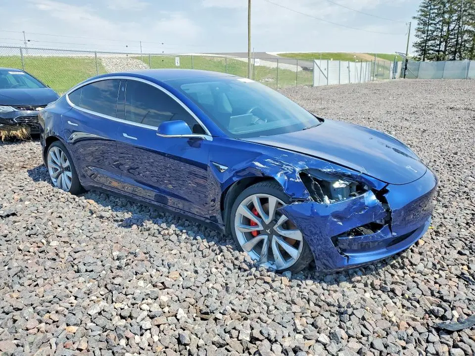 2018 TESLA MODEL 3   