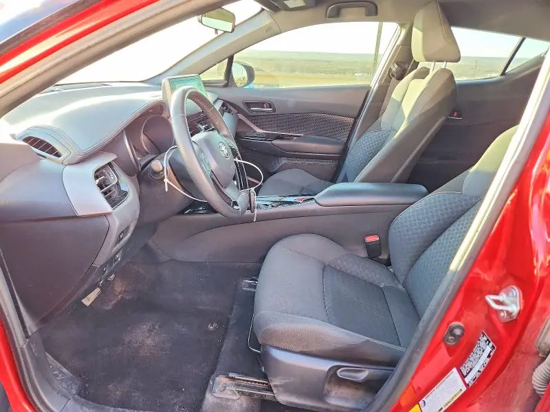 2021 TOYOTA C-HR XLE  