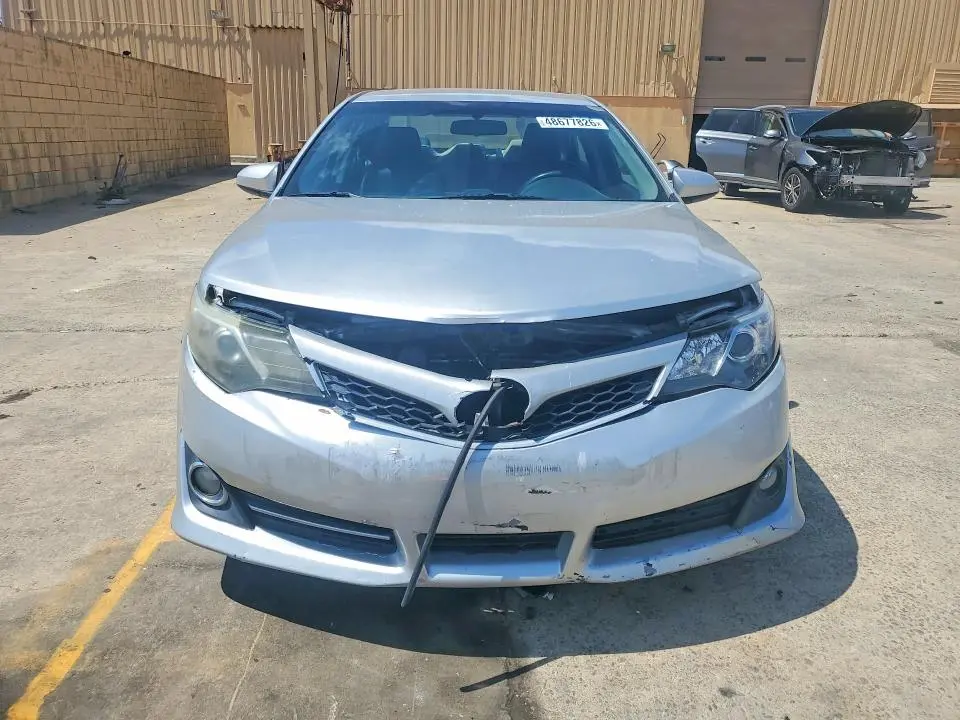 2014 TOYOTA CAMRY SE  