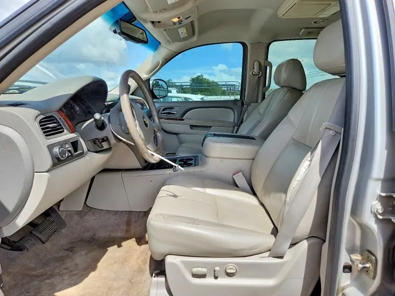 2011 CHEVROLET SUBURBAN C1500 LT  
