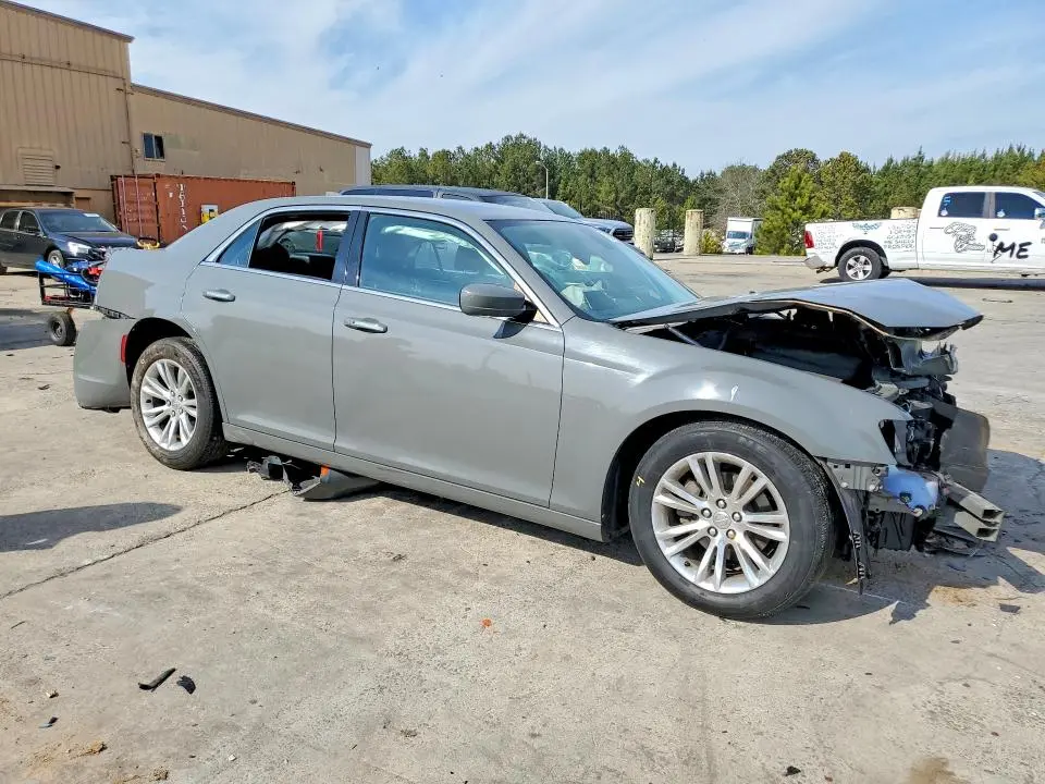 2017 CHRYSLER 300 LIMITED  