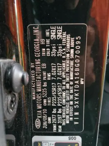 2011 KIA SORENTO BASE  