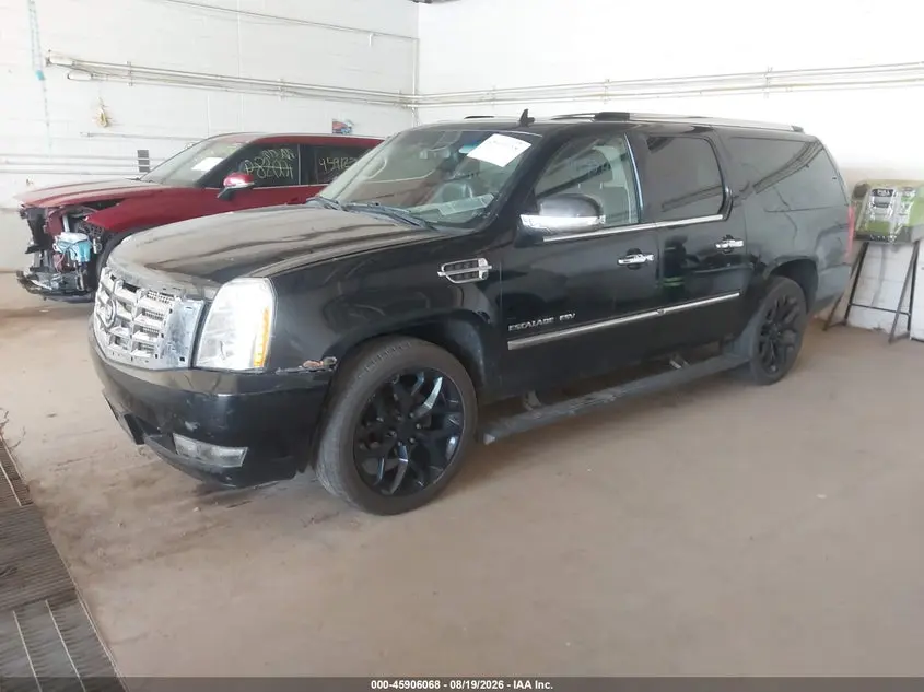 2011 CADILLAC ESCALADE ESV PREMIUM