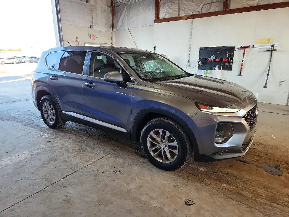 2019 HYUNDAI SANTA FE SE  