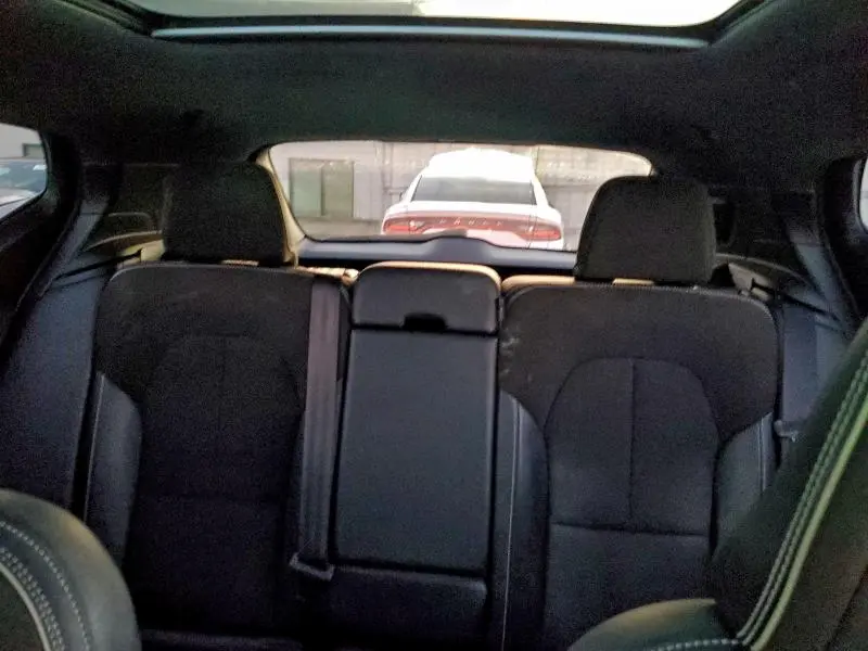 2019 VOLVO XC40 T5 MOMENTUM  