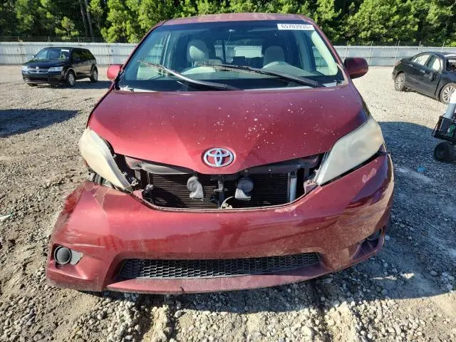 2013 TOYOTA SIENNA LE  