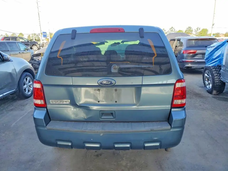 2010 FORD ESCAPE XLS  