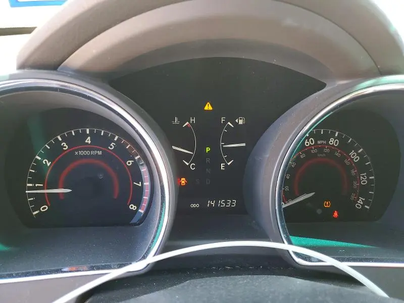 2010 TOYOTA HIGHLANDER SE  