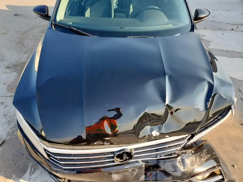 2016 VOLKSWAGEN PASSAT SE