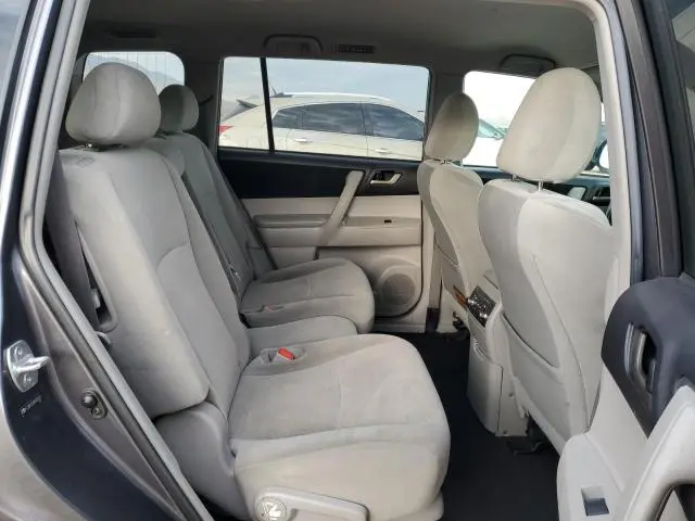 2011 TOYOTA HIGHLANDER BASE  