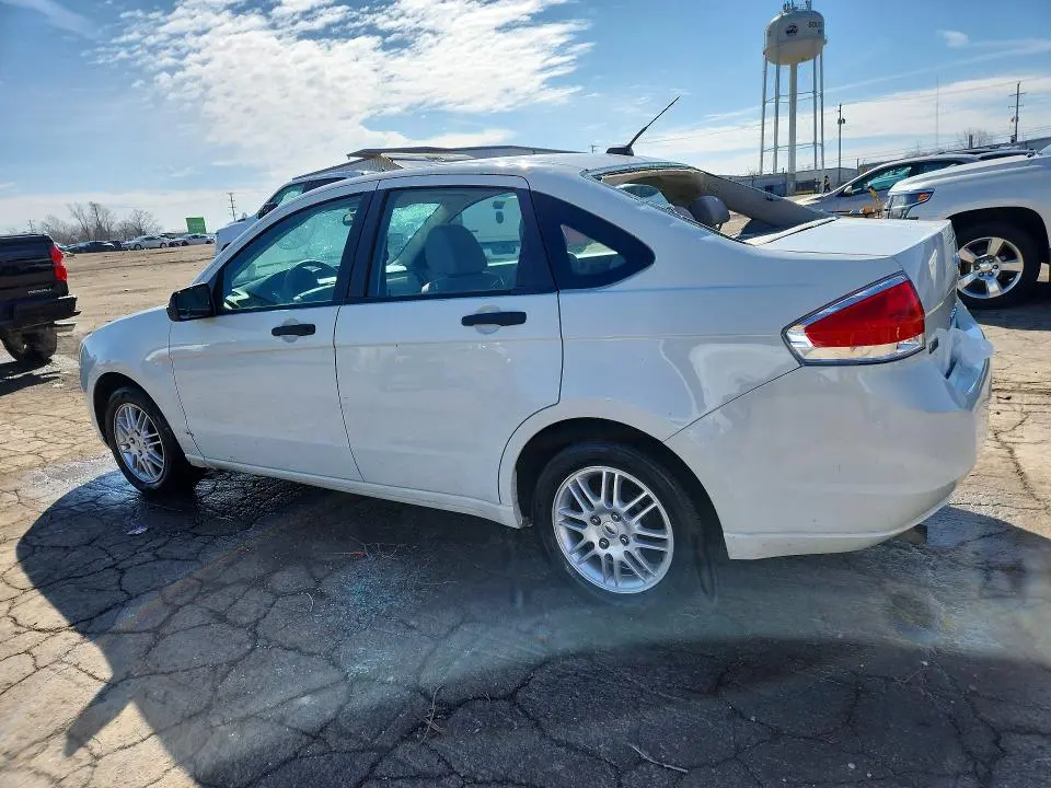 2010 FORD FOCUS SE  