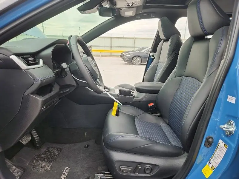 2025 TOYOTA RAV4 XSE  