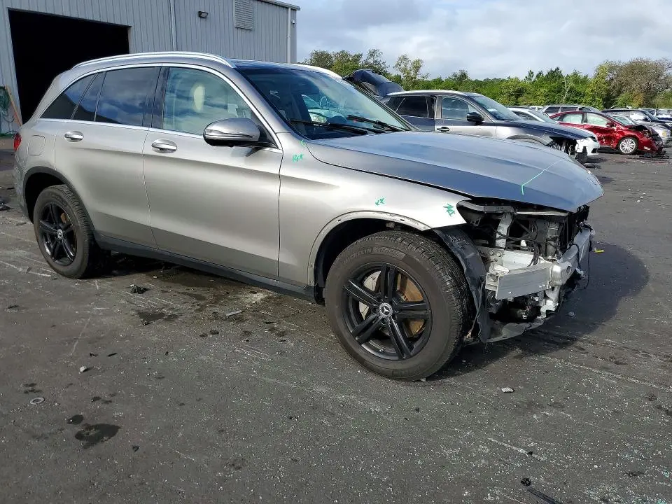 2021 MERCEDES-BENZ GLC 300  
