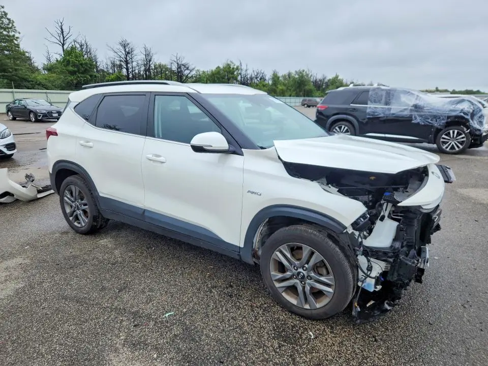 2021 KIA SELTOS S  