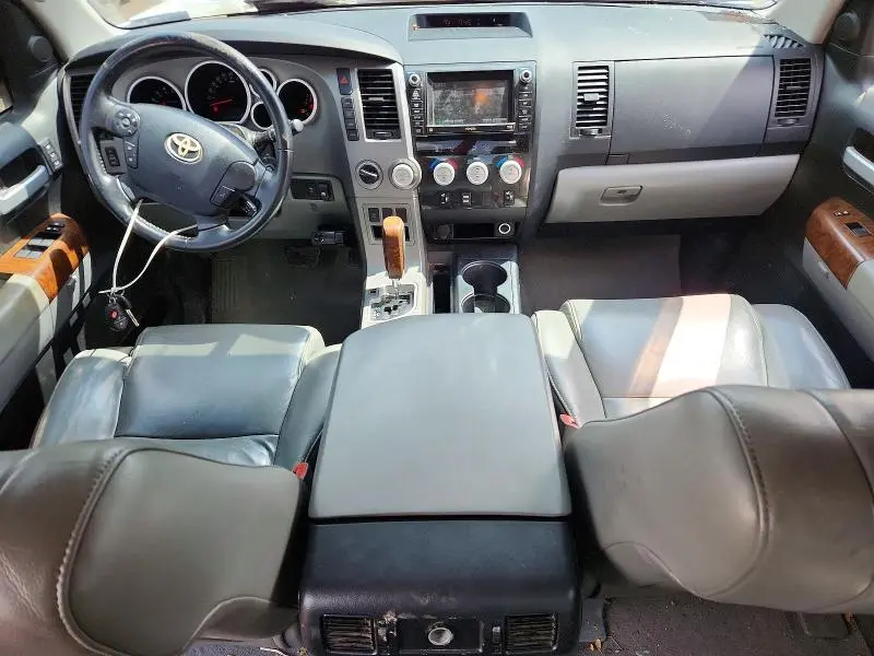 2011 TOYOTA TUNDRA CREWMAX LIMITED  