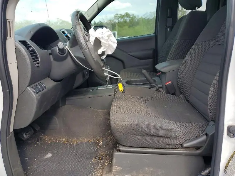 2021 NISSAN FRONTIER SV  