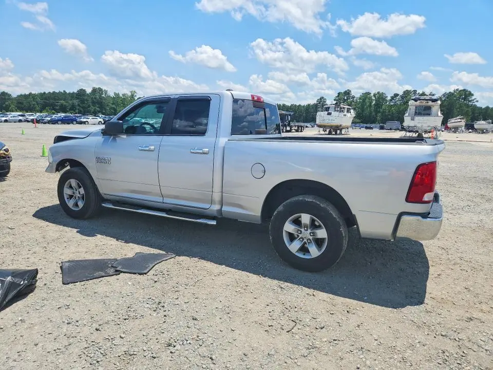 2016 RAM 1500 SLT  