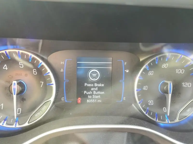 2023 CHRYSLER VOYAGER LX  