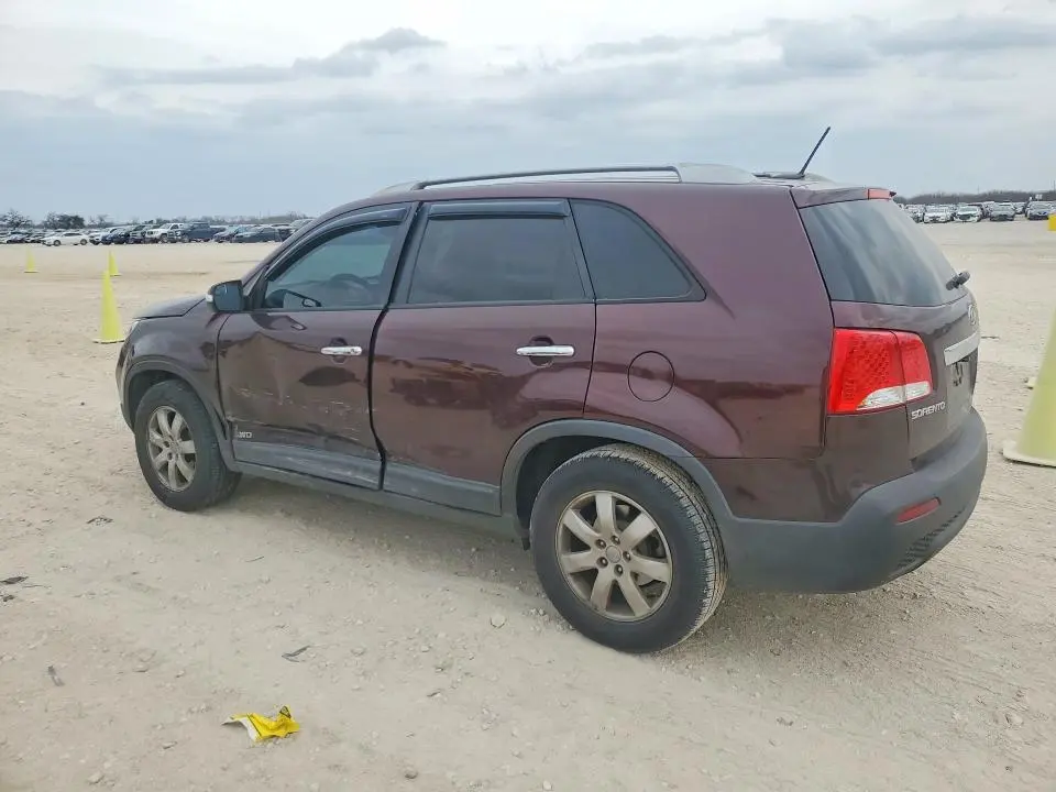 2013 KIA SORENTO LX  