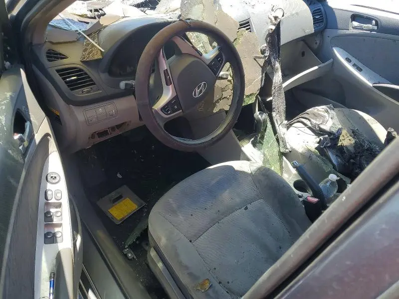 2013 HYUNDAI ACCENT GLS  