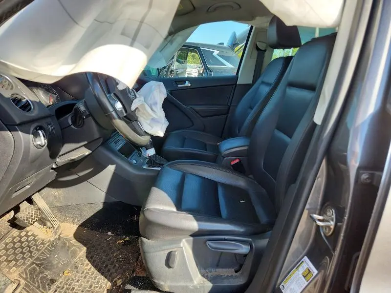 2014 VOLKSWAGEN TIGUAN S  